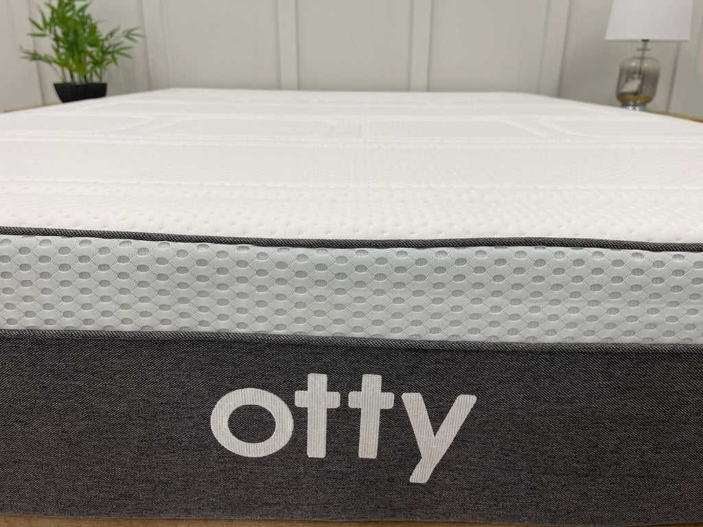 OTTY Bamboo Hybrid 5FT Kingsize Mattress RRP £749  Medium / Firm