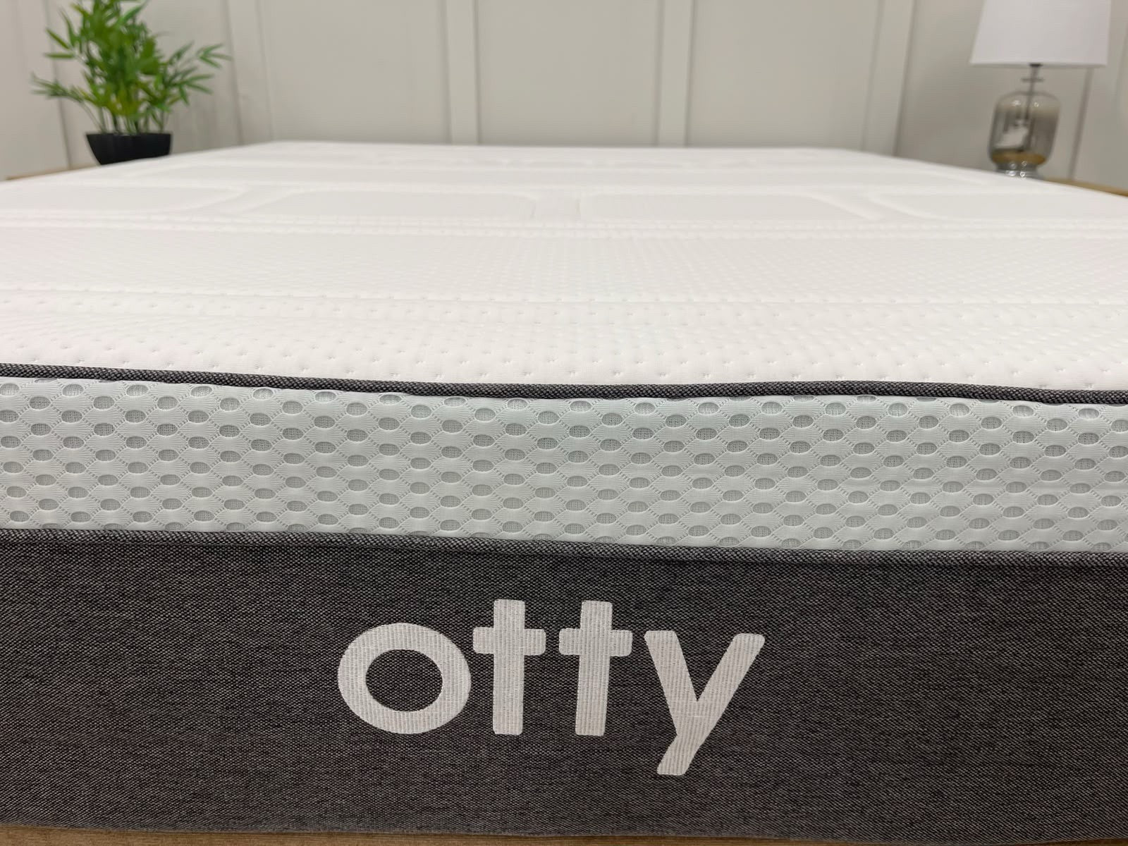 OTTY Bamboo Hybrid 5FT Kingsize Mattress RRP £749  Medium / Firm