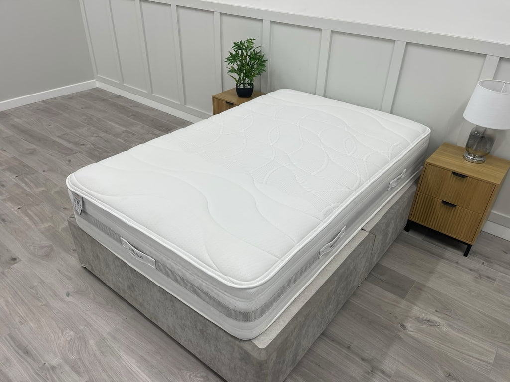 Slumberland Response Latex Premium Mattress 4FT Small Double RRP £995