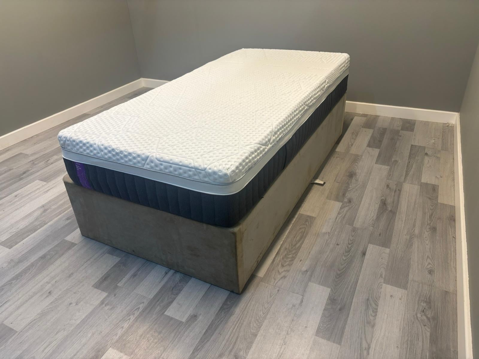 Emma Mattress Smart Hybrid Deluxe Mattress 3FT RRP £790 A - Home Furniture Interiors