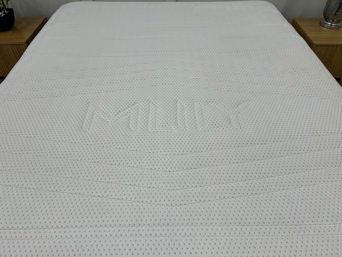Mlily Premier 2000 Orthopedic Double Mattress 4ft 6 inch, firm support, shown with a neatly made bed and pillows.