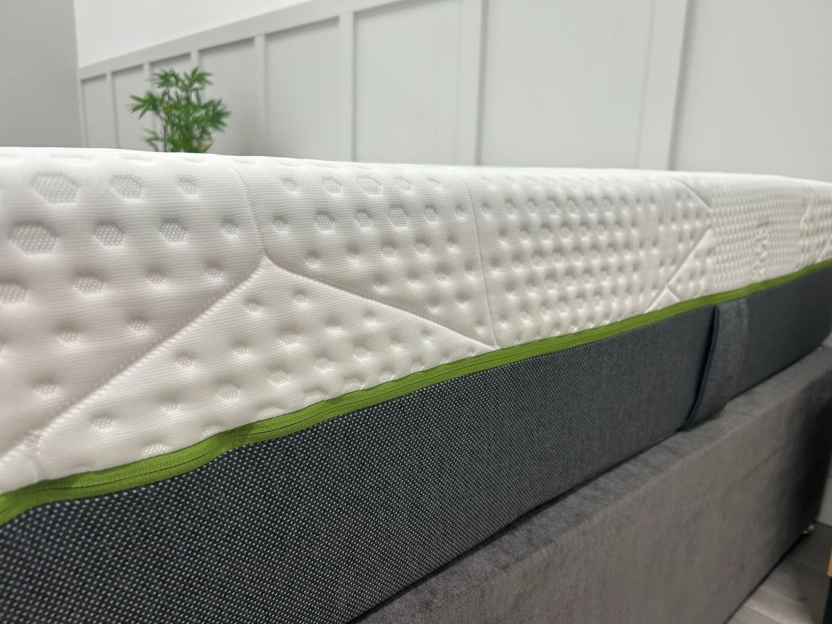Emma Diamond Hybrid 6FT Superking mattress with medium firm support, featuring plush fabric and a supportive hybrid design.