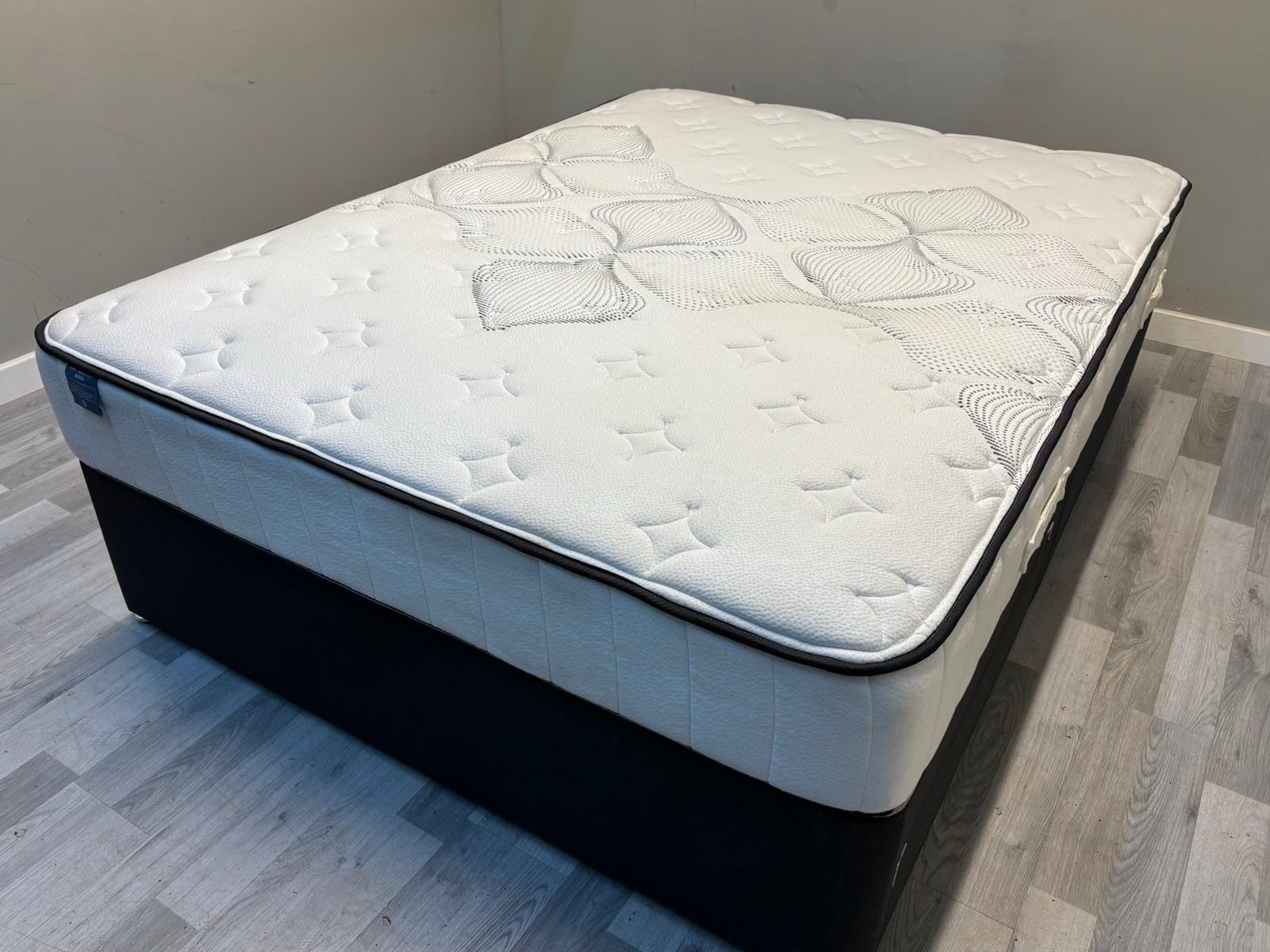 IGEL 2050i Nanotech 5FT Kingsize Mattress - RRP £1199 Firm