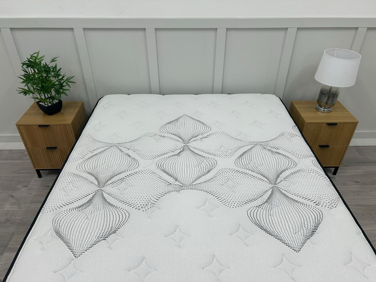 IGEL 2050i Nanotech 4FT 6 Double Mattress - RRP £1199 Firm