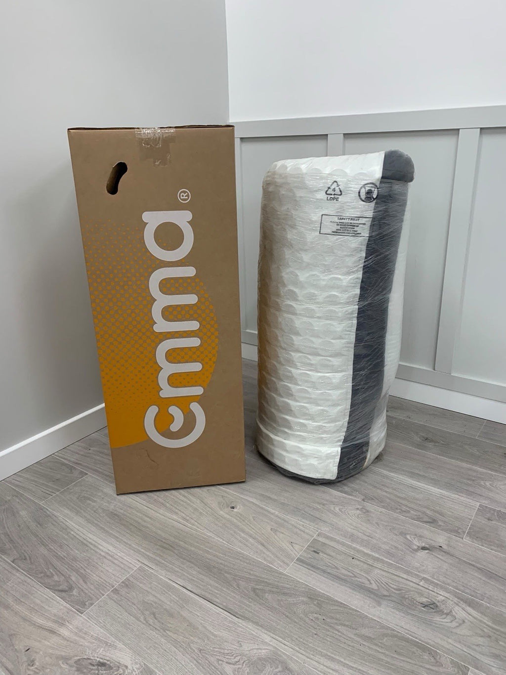 Rolled Up Emma Smart Hybrid 5FT Kingsize  Mattress RRP £995 Medium