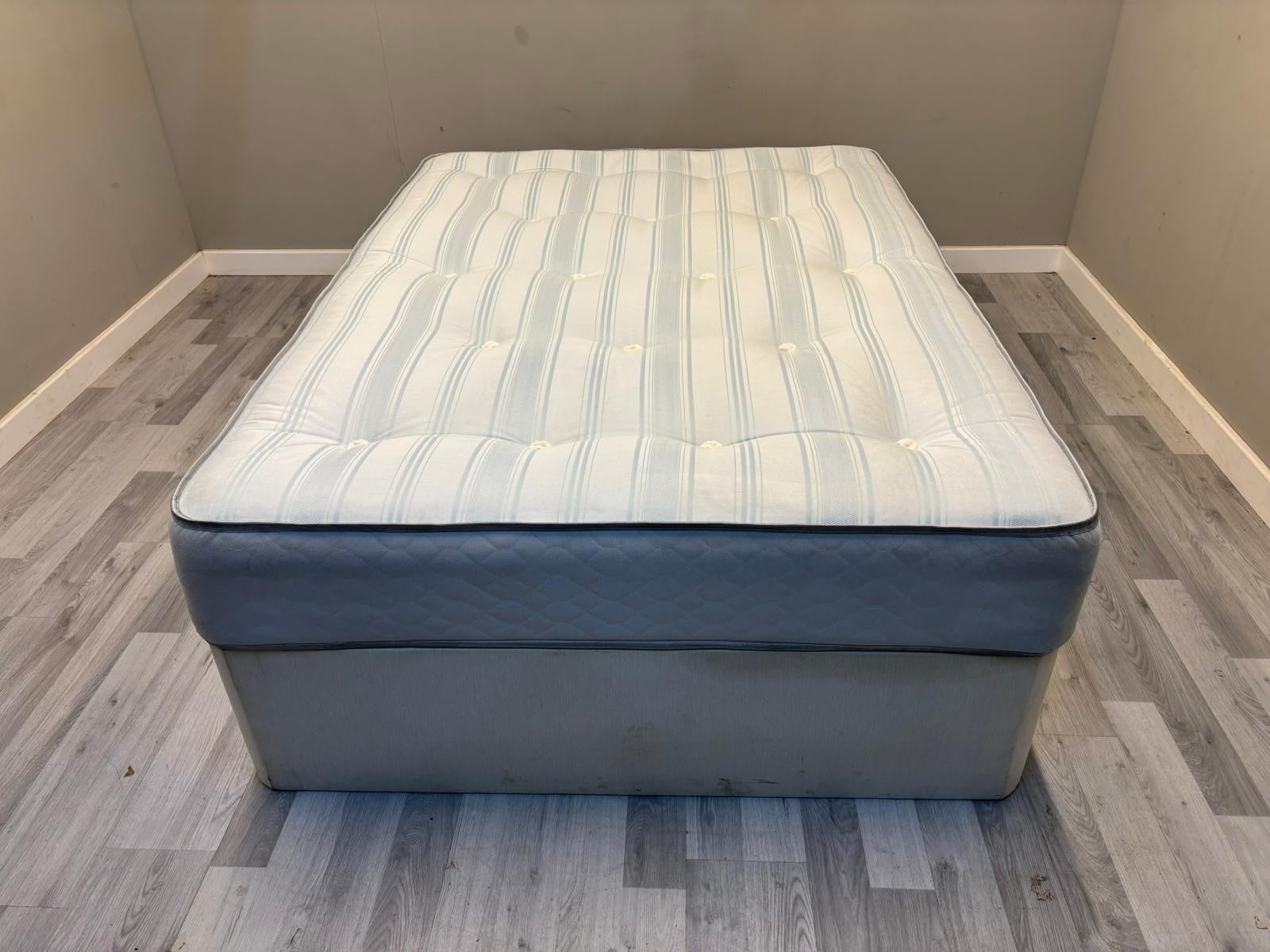 Sealy Redcliffe Backcare Extra Firm Mattress, 4FT 6 Double - RRP £999 - Home Furniture Interiors