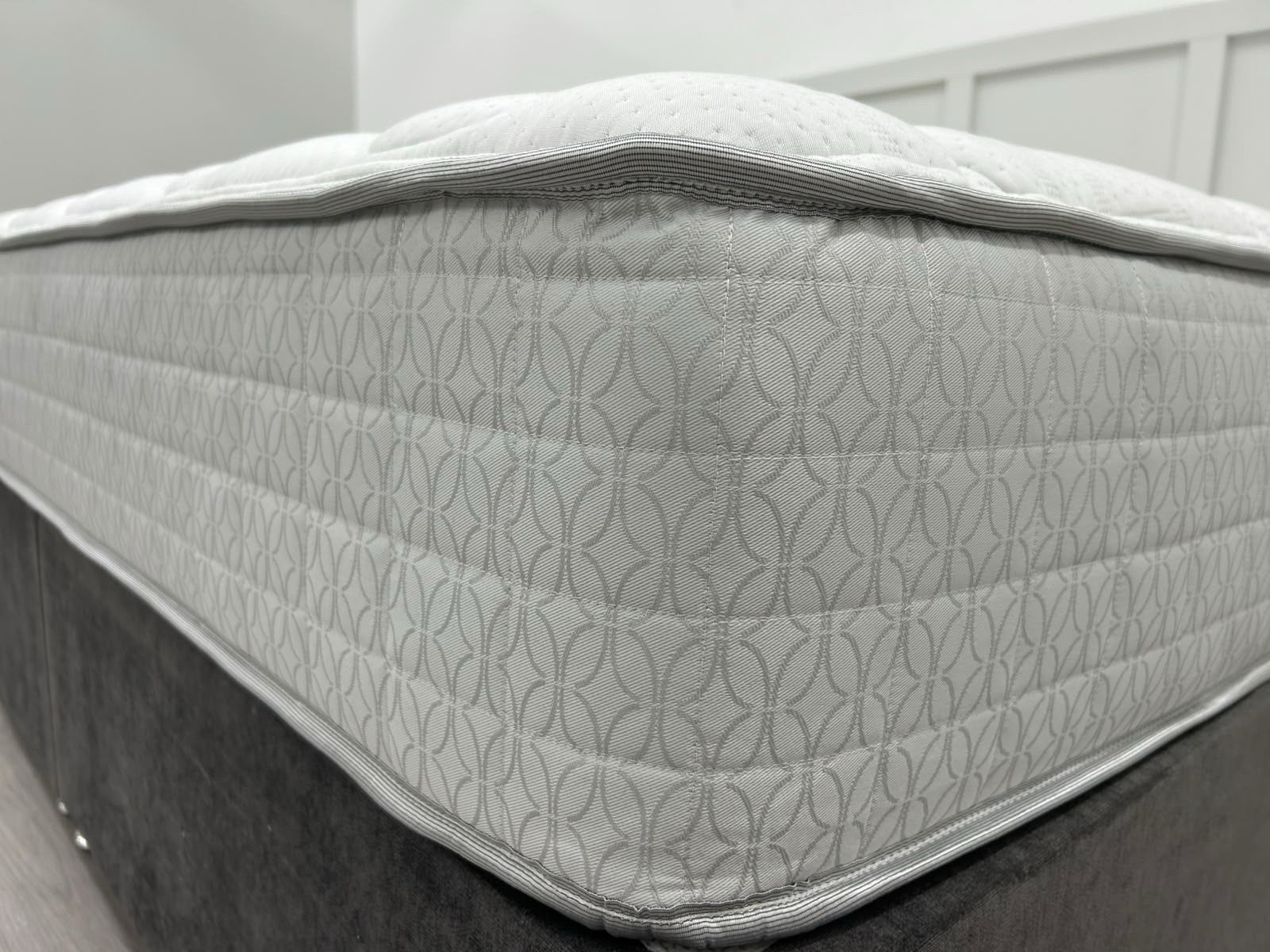 Sealy Posturepedic Elevate Tranquility Firm Mattress  6FT Superking RRP £2195