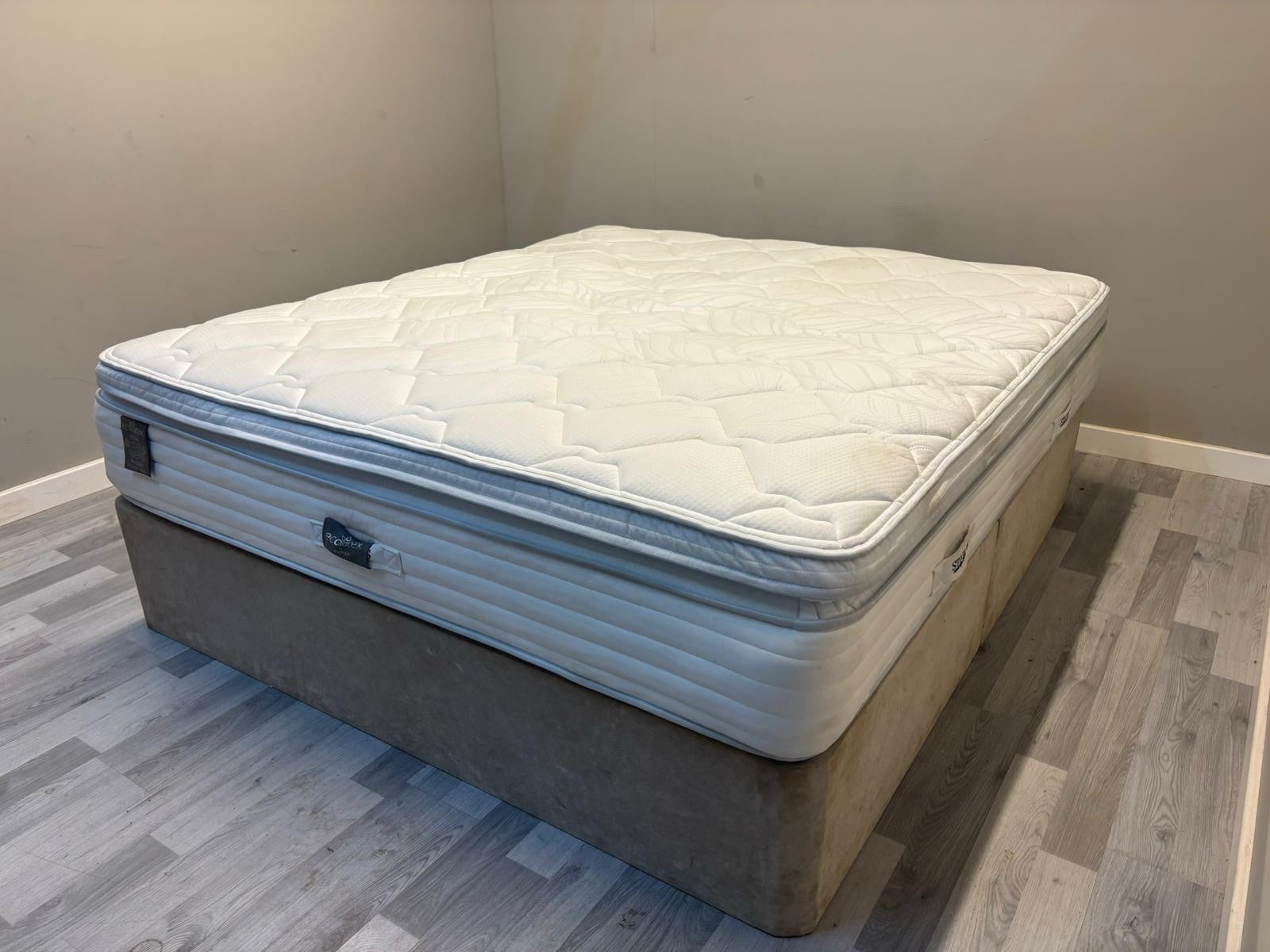 Staples and Co Revitalise Eco Latex Pocket 3800 Mattress 6FT Superking RRP £1899 - Home Furniture Interiors