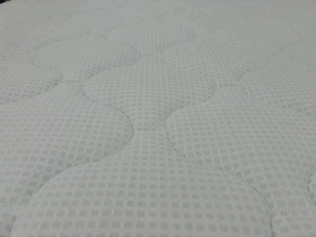 Silentnight 3000 Ultragel Cool To Touch Boxtop Mattress 4FT 6 Double RRP £1099