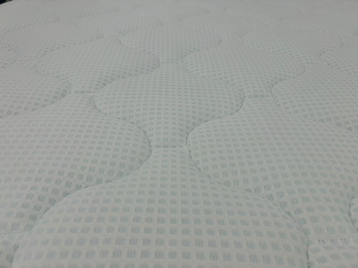Silentnight 3000 Ultragel Cool To Touch Boxtop Mattress 4FT 6 Double RRP £1099