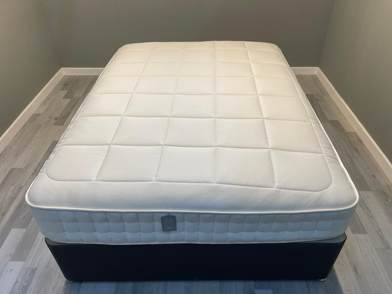 John Lewis Harrison Spinks 5FT Kingsize 6750 Pocket Spending Medium Tension - Home Furniture Interiors