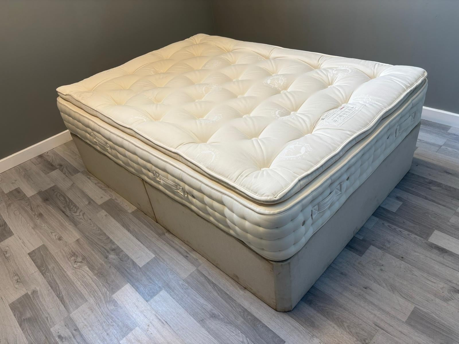 Hypnos Luxurious Earth 03 Double 4FT 6 Mattress - RRP £2599 Medium - Home Furniture Interiors