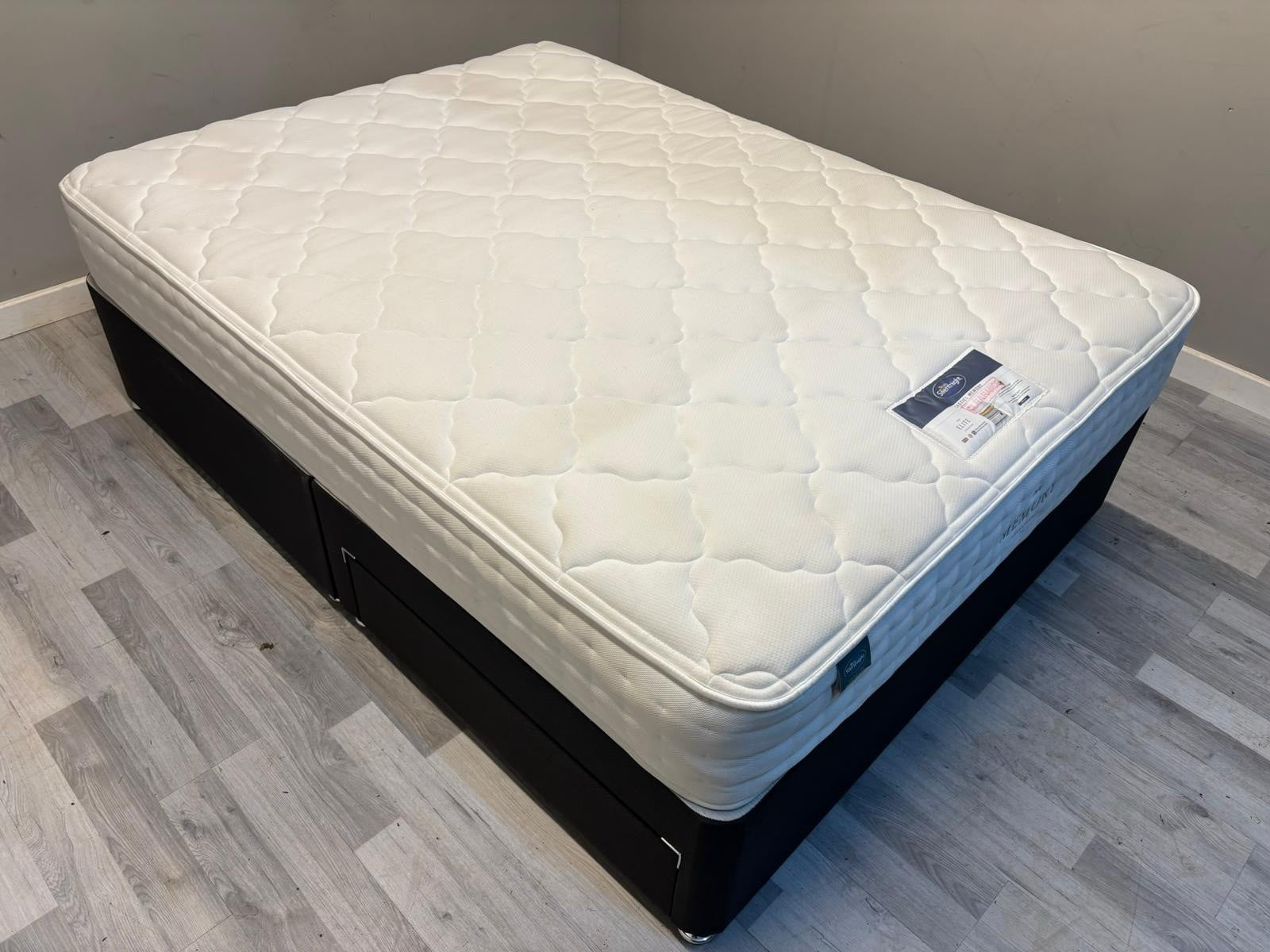 Silentnight Memory Castiel Mattress 5FT Kingsize 800 Pocket RRP £599