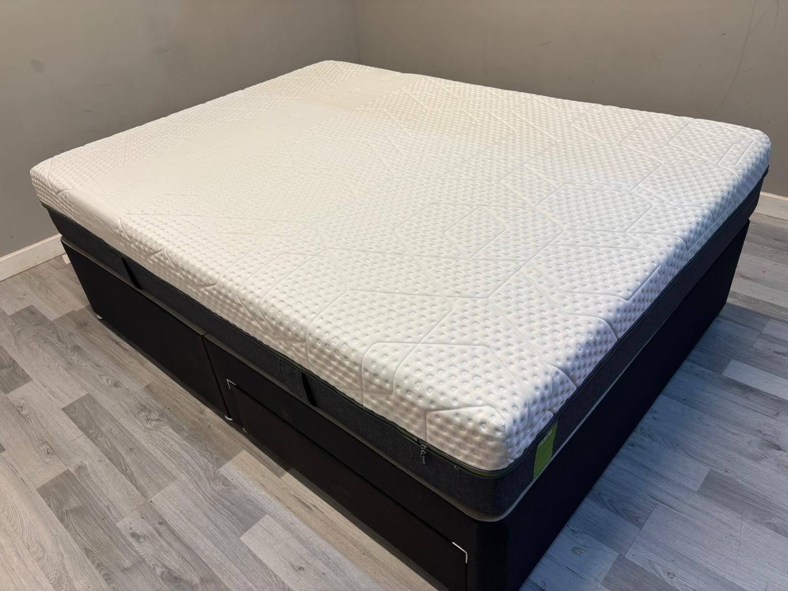 EMMA Diamond Hybrid 5ft Kingsize Mattress - RRP £1595 - A
