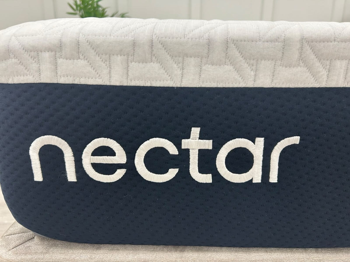 Nectar Premier Memory Foam Mattress, medium-firm 4FT6 double mattress in white quilted cover