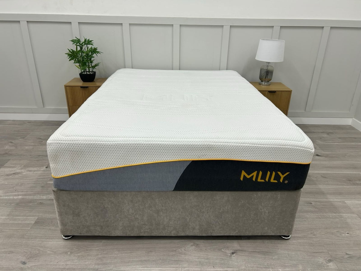 Mlily Premier 3000 Ortho 4FT6 Double mattress with firm support, showcasing the plush surface and clean design.
