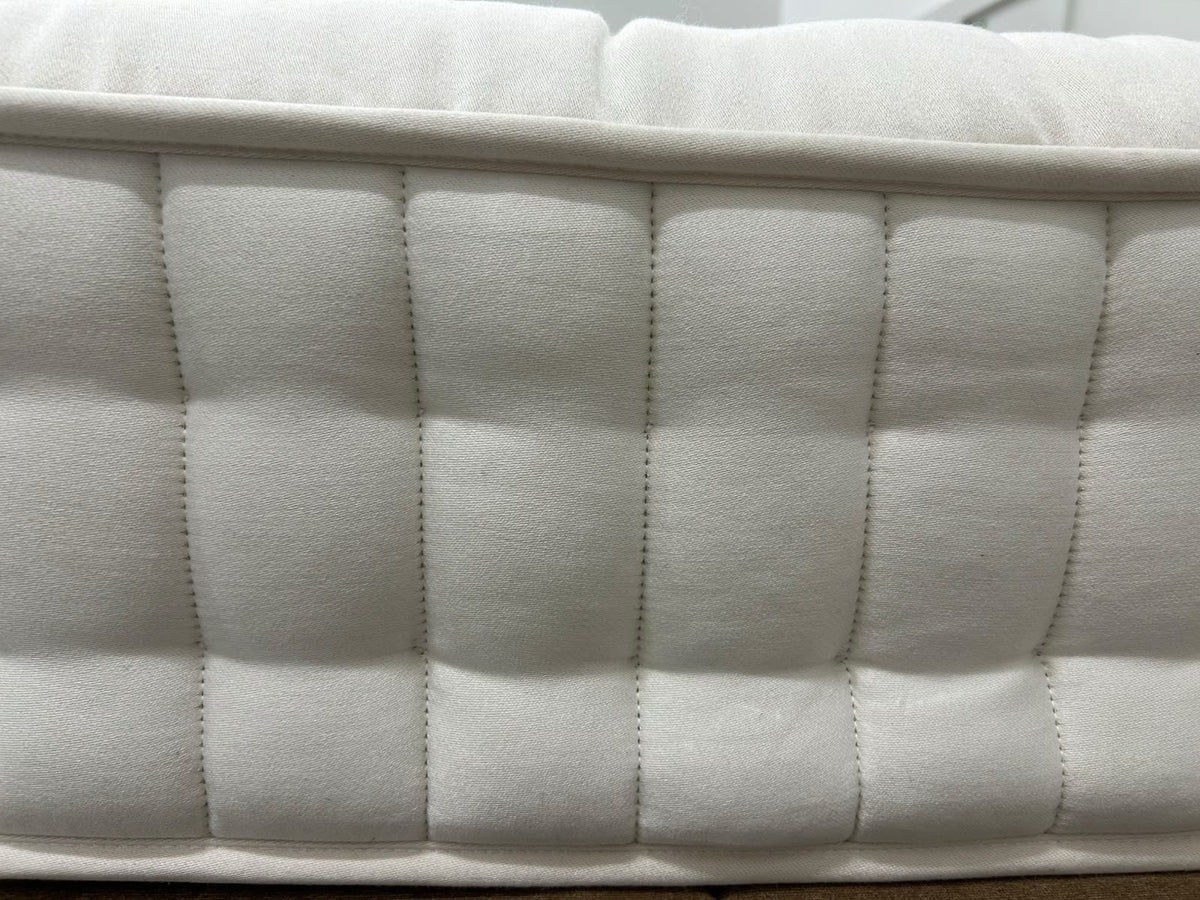 John Lewis Harrison Spinks Grassington 5750 Pocket Mattress 5FT Kingsize, medium firm, with detailed fabric and mattress design.