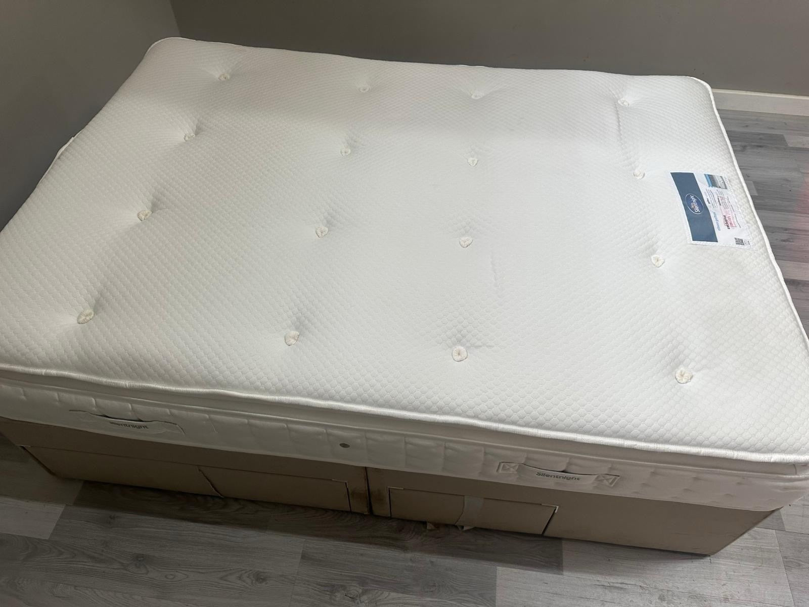 Silentnight Elson Geltex Medium 4ft 6 Double Mattress - RRP £899 B