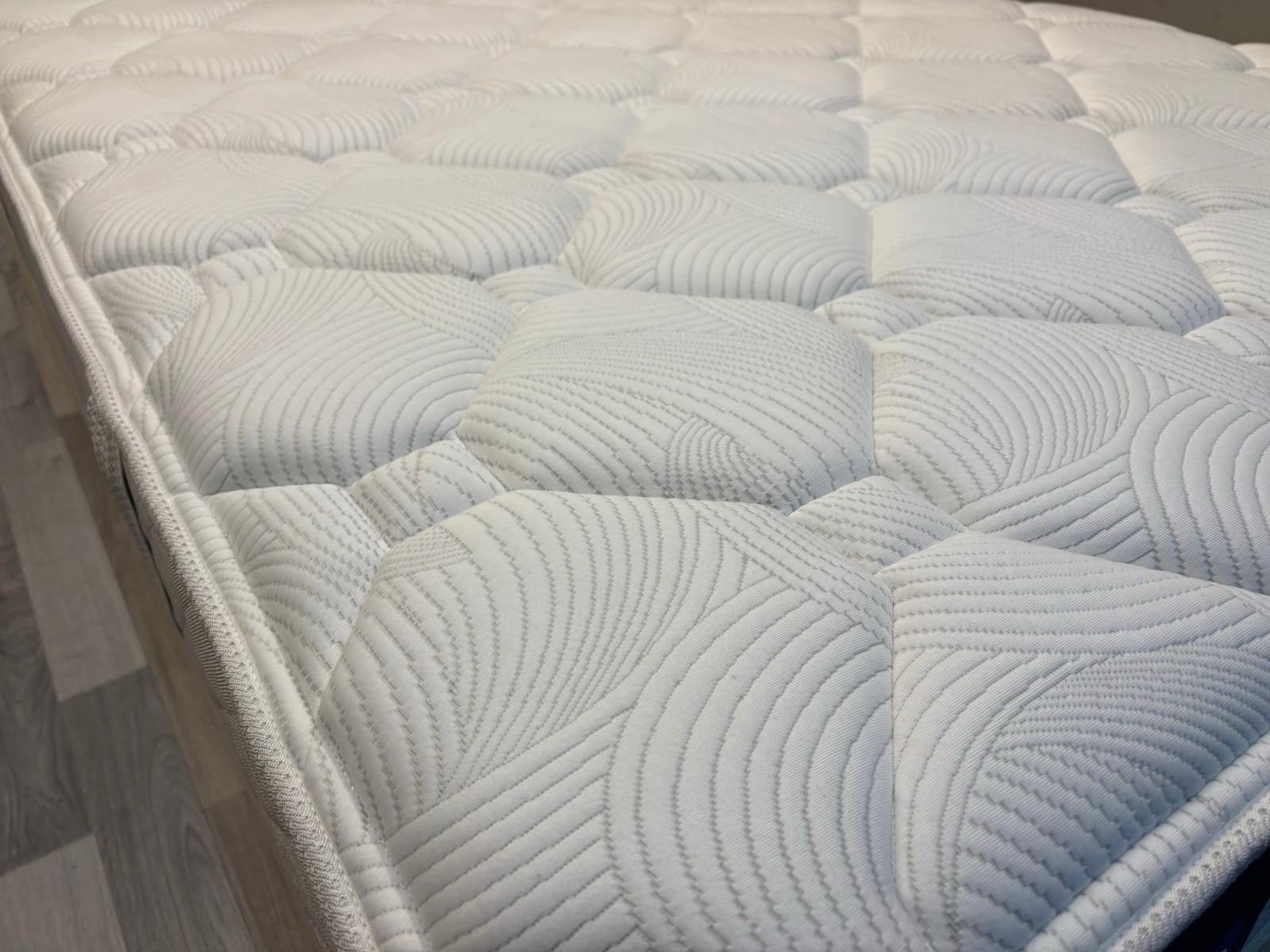Sealy Claremont Memory Advantage Mattress 4FT 6 Double, Medium RRP £699 - Home Furniture Interiors