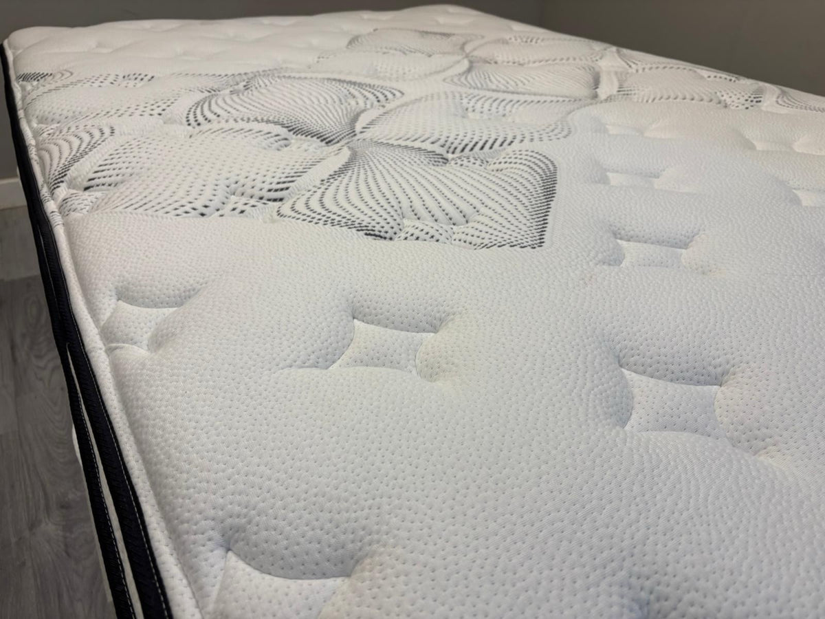IGEL 3000i Nanotech 5FT Kingsize Plushtop Mattress - RRP £1699 Firm