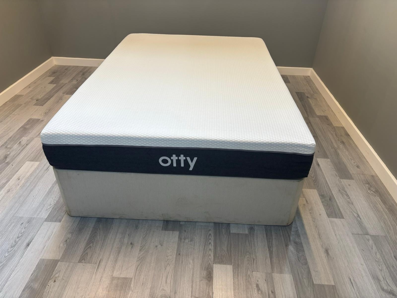 OTTY Hybrid Mattress 5FT Kingsize RRP £749 23cm Deep Medium / Firm