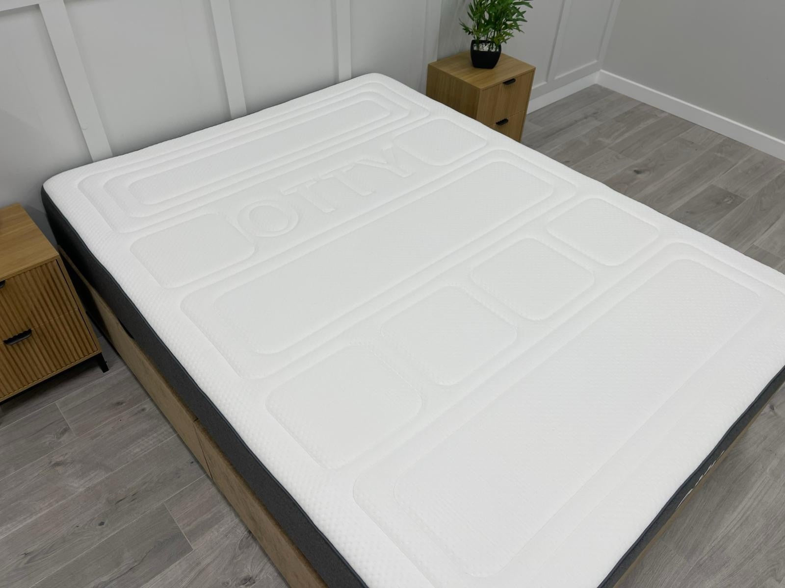 OTTY Original Hybrid Mattress 5FT RRP £799 Medium / Firm