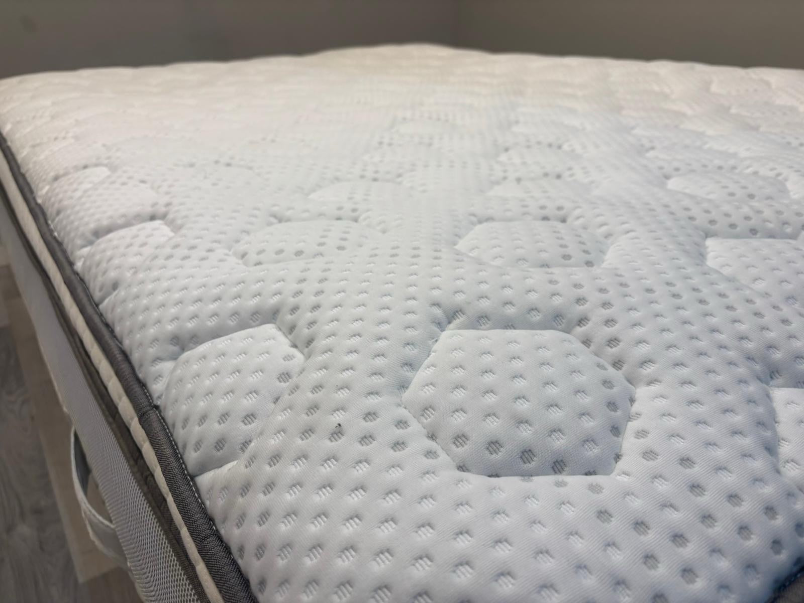 Silentnight Memory Cool 3000 Mirapocket Box Top Mattress 5FT Kingsize RRP £1199A - Home Furniture Interiors