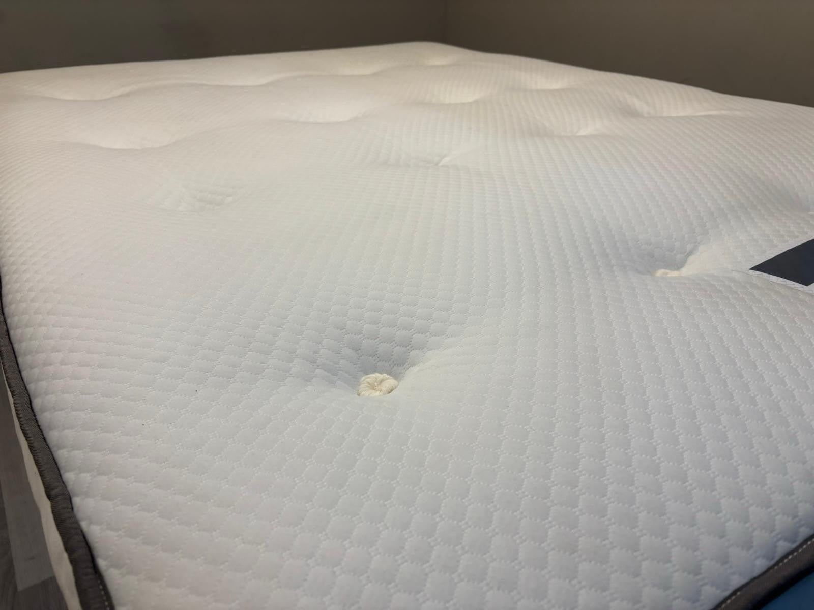 Silentnight Geltex Ultra 3000 Pocket BoxTop 5FT Kingsize RRP £1499 - Home Furniture Interiors