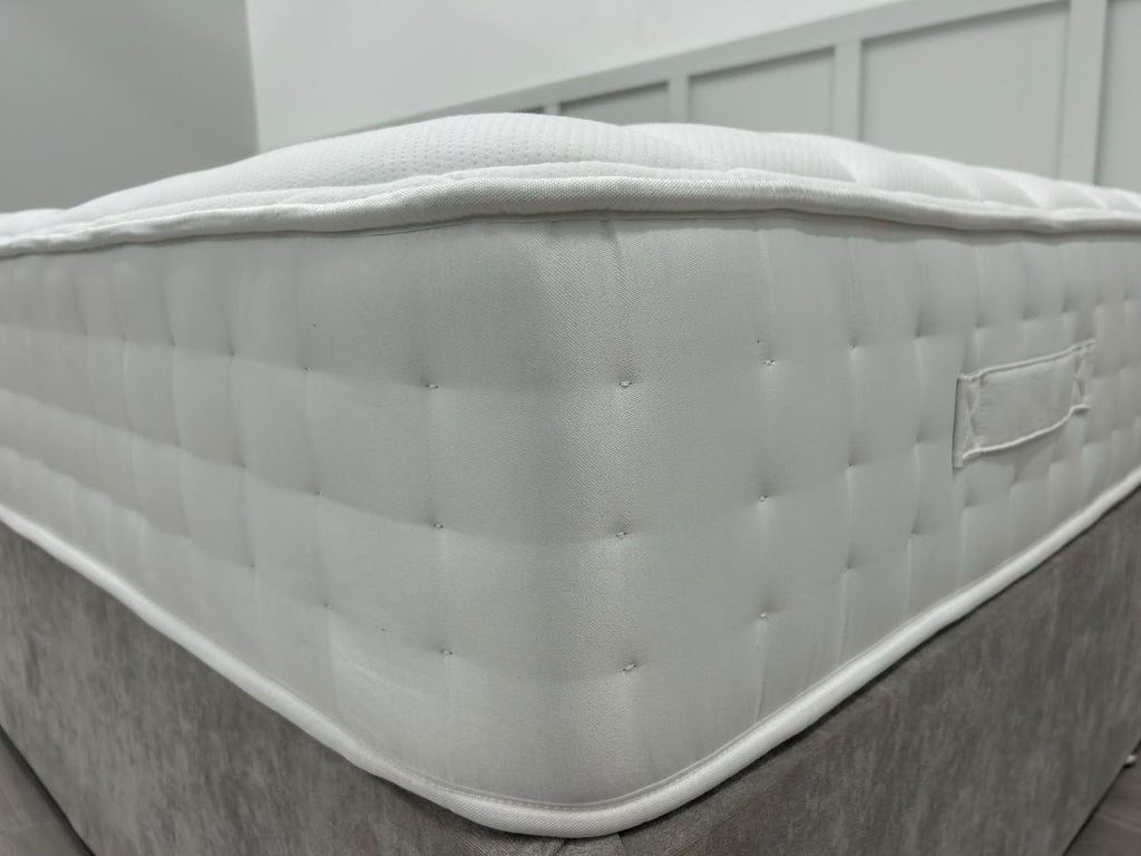 Silentnight 2800 Pocket Luxury 4FT 6 Double Mattress RRP £899 Medium