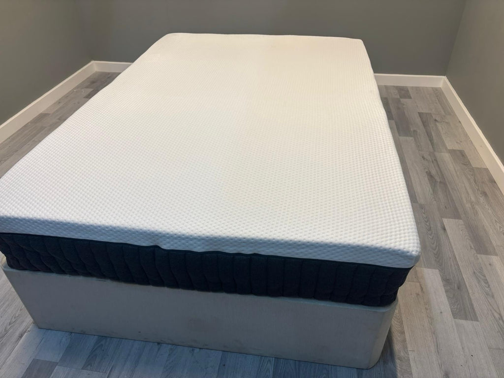Emma Original Premium Hybrid 4FT 6 Double  Mattress - RRP £699 A