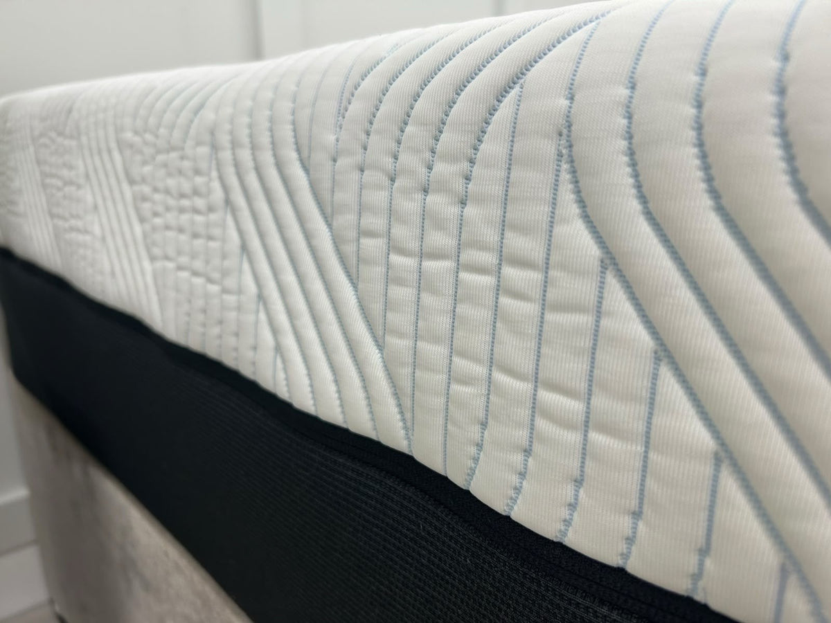 TEMPUR Pro Luxe SmartCool Medium Firm 5FT Kingsize Mattress RRP £2799
