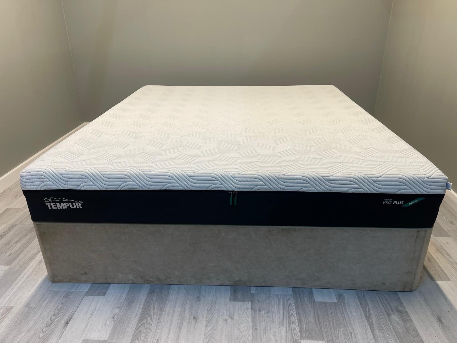 TEMPUR Pro Plus Smartcool Medium 6FT Superking Mattress - RRP £2795 - Home Furniture Interiors