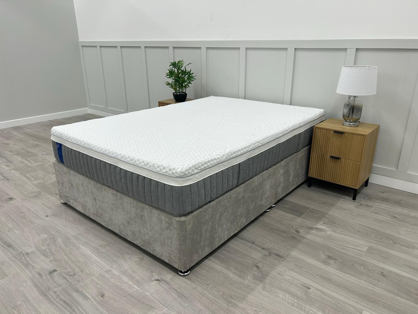 Emma Mattress Smart Hybrid Deluxe Double 4FT 6 Mattress- RRP £979