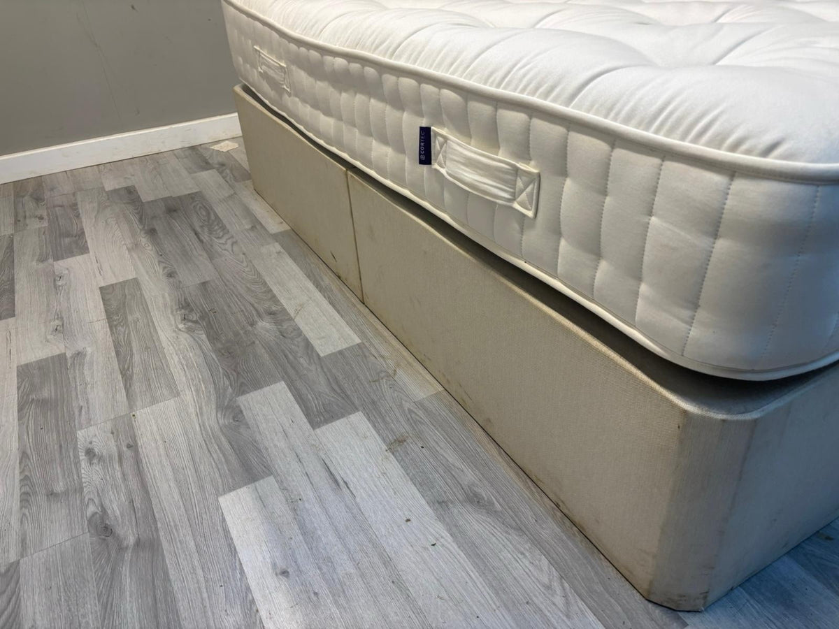 Harrison Spinks 2750 Ely Ortho 4ft6 double mattress with firm support, showcasing the plush fabric and quilted top.