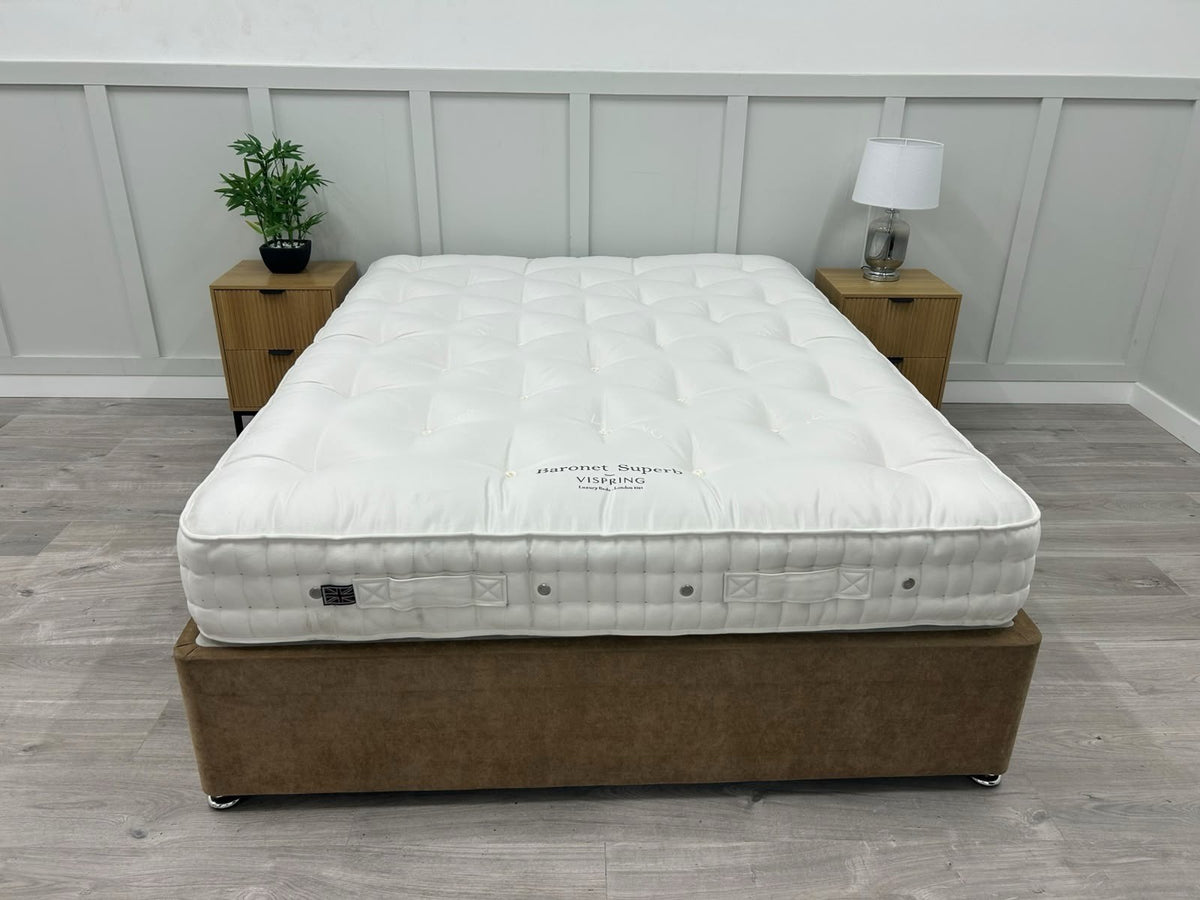 Vispring Baronet Superb 5FT Kingsize firm spring mattress with plush fabric and supportive design, ideal for comfortable sleeping.