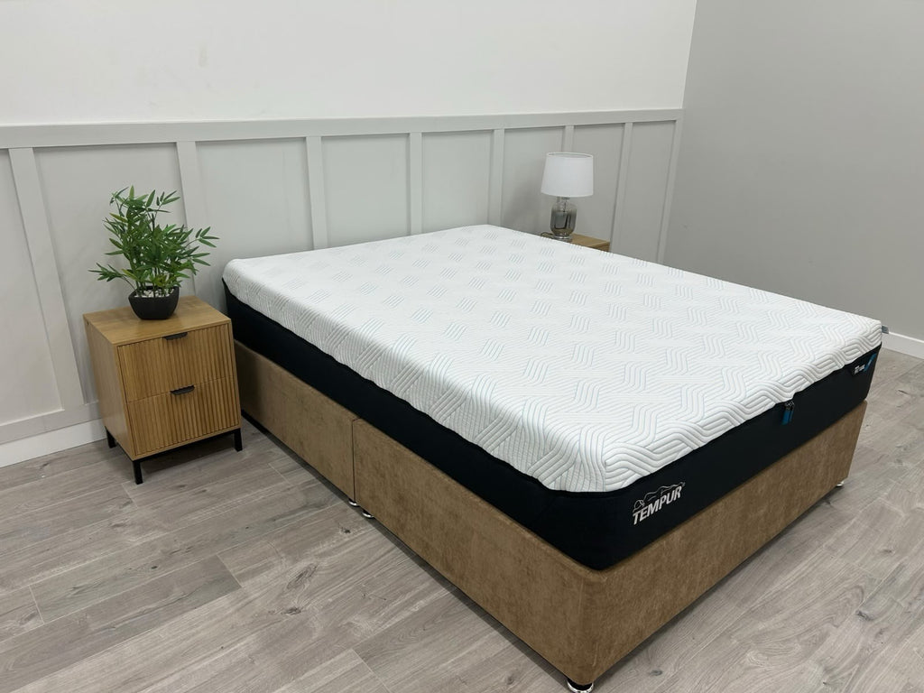 TEMPUR Pro Luxe SmartCool Soft 5FT Kingsize Mattress RRP £2799