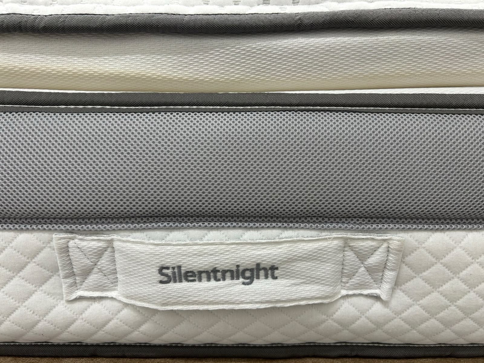 Silentnight Memory Cool 2000 Mattress 5FT Pillowtop RRP £875