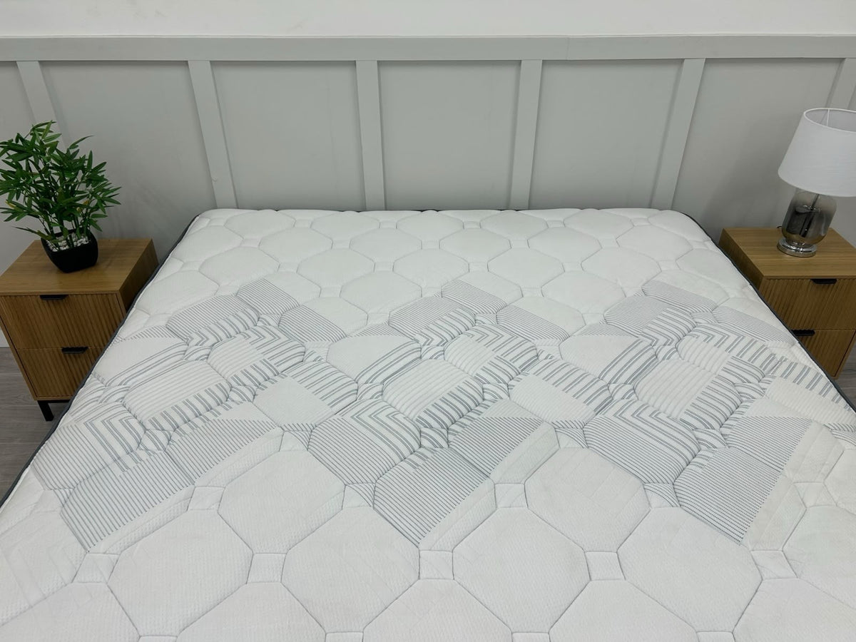 Sealy Posturepedic Newton Mattress 5FT Kingsize  RRP £1695