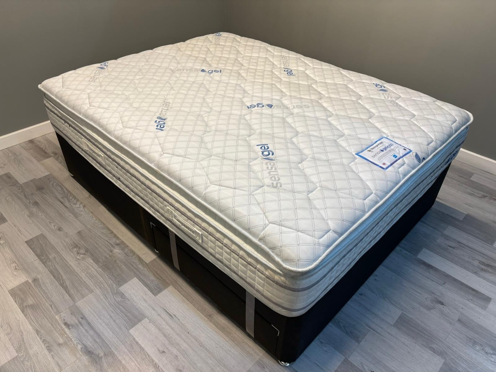 Sleepeezee SensaGel 6000 Mattress 6fT Superking RRP £2599 - Home Furniture Interiors