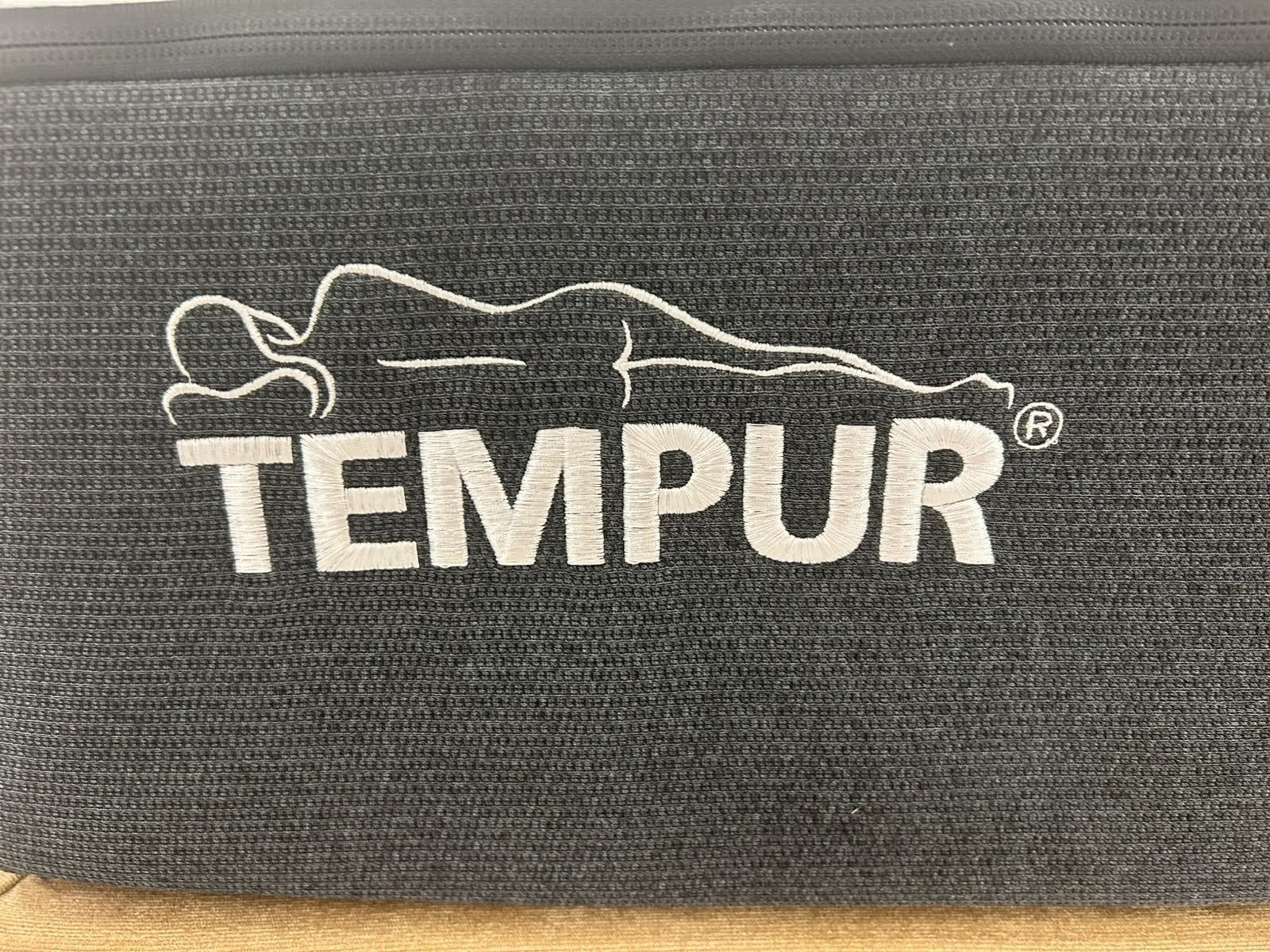 TEMPUR Pro Luxe SmartCool Soft 5FT Kingsize Mattress RRP £2799