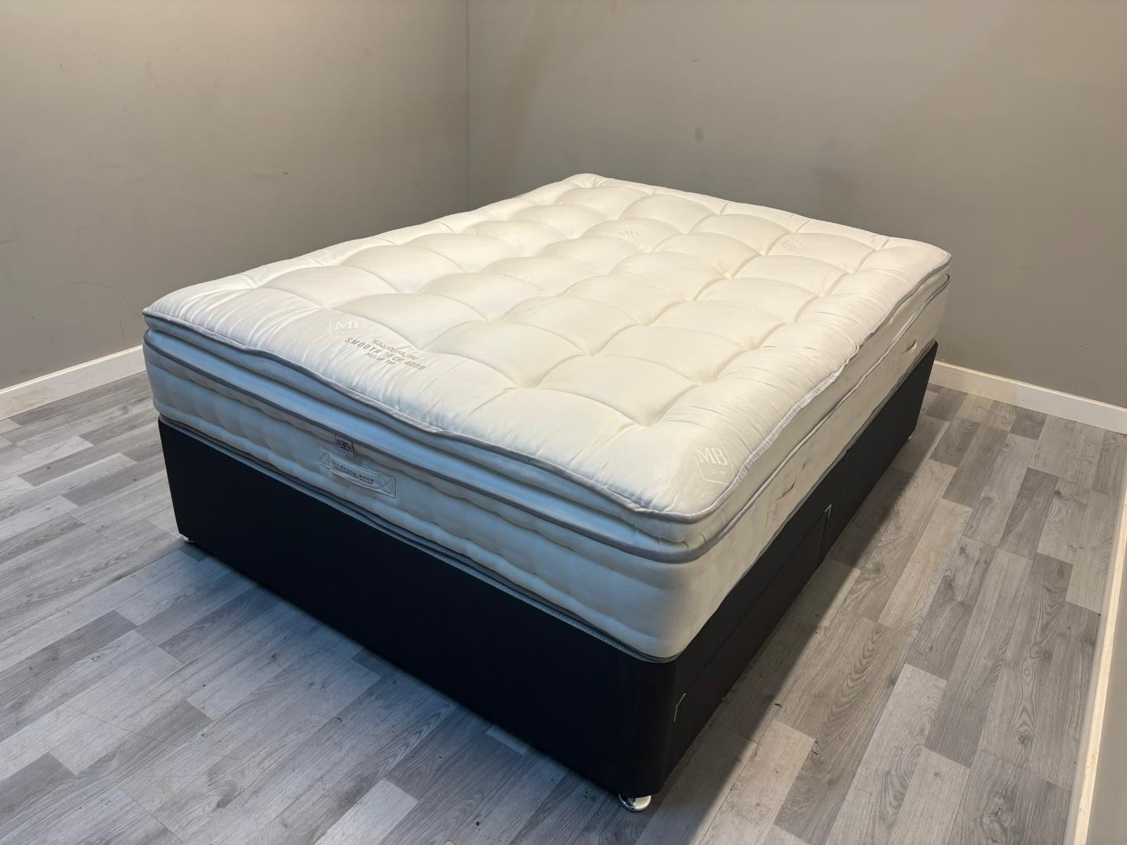 Millbrook Smooth Tech 4000 Pocket Pillow Top Mattress 5FT Kingsize - RRP £1769 B