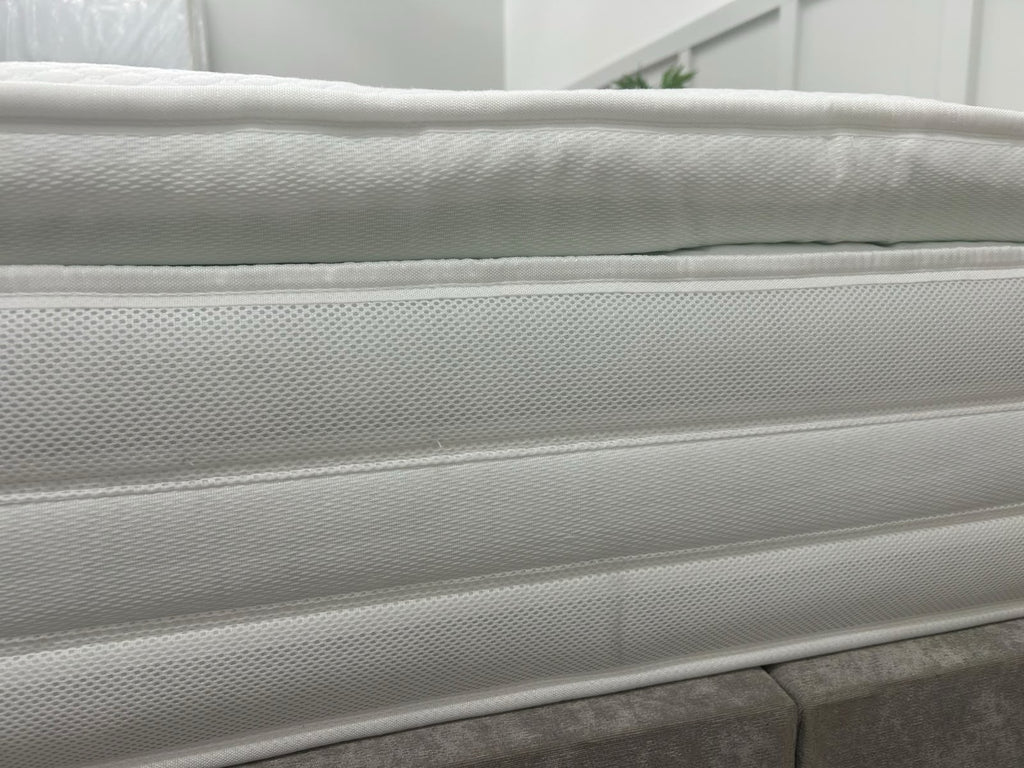 Silentnight 2000 Geltex Box Top Mattress 4FT 6 Double RRP £1099