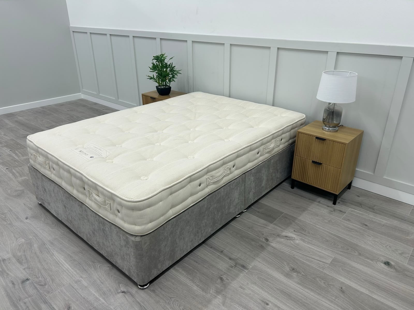 Hypnos Luxury Firm 01 Mattress 4FT 6 Double  RRP £1895