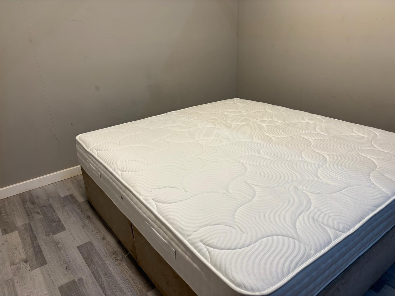 Sleep Story Highgrove Firm Gel 6FT Superking Mattress - RRP £899 - Home Furniture Interiors