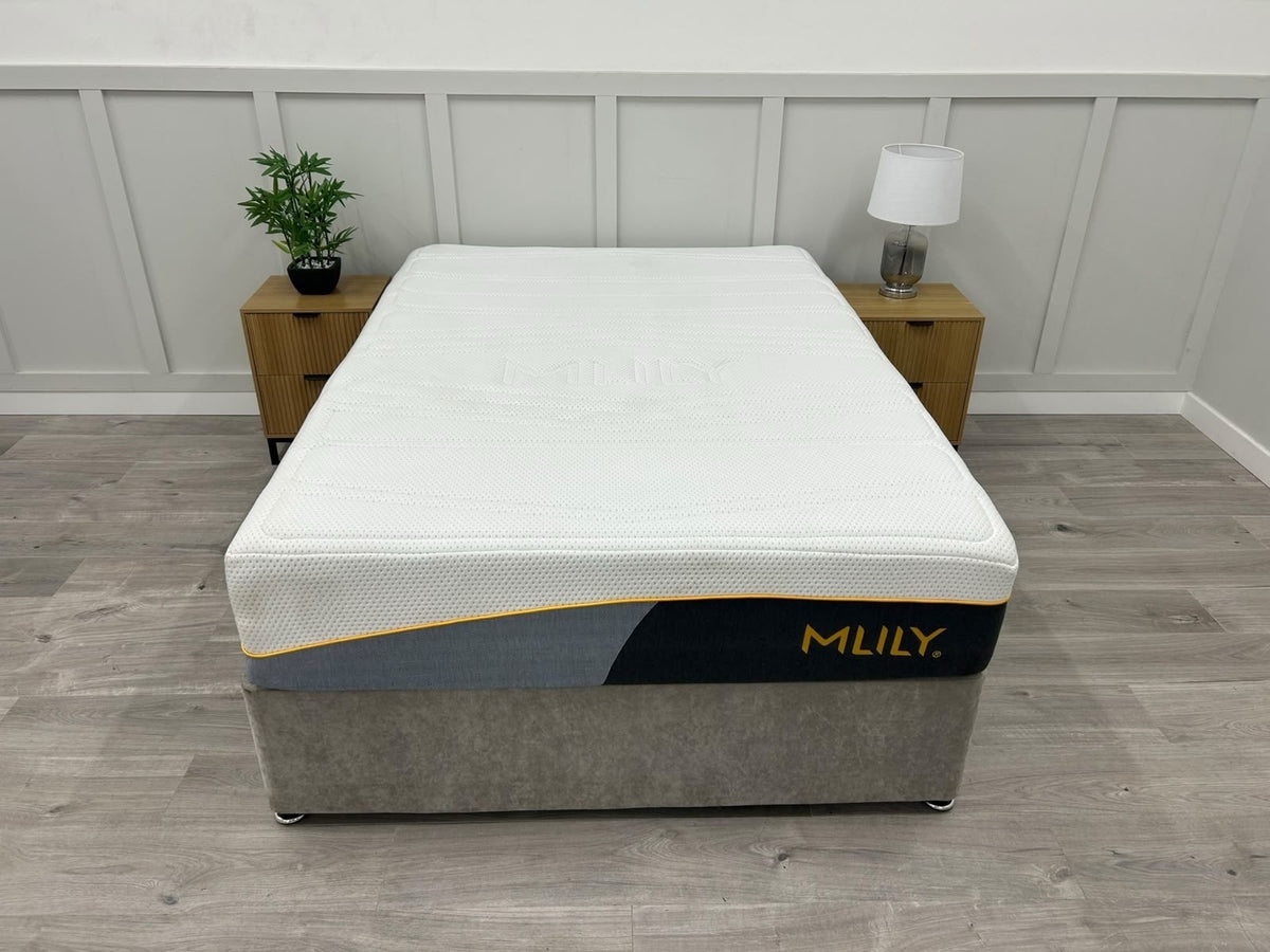 Mlily Premier 3000 Orthopedic Double Mattress in 4ft 6 size, firm support, showcasing the plush surface and clean edges.