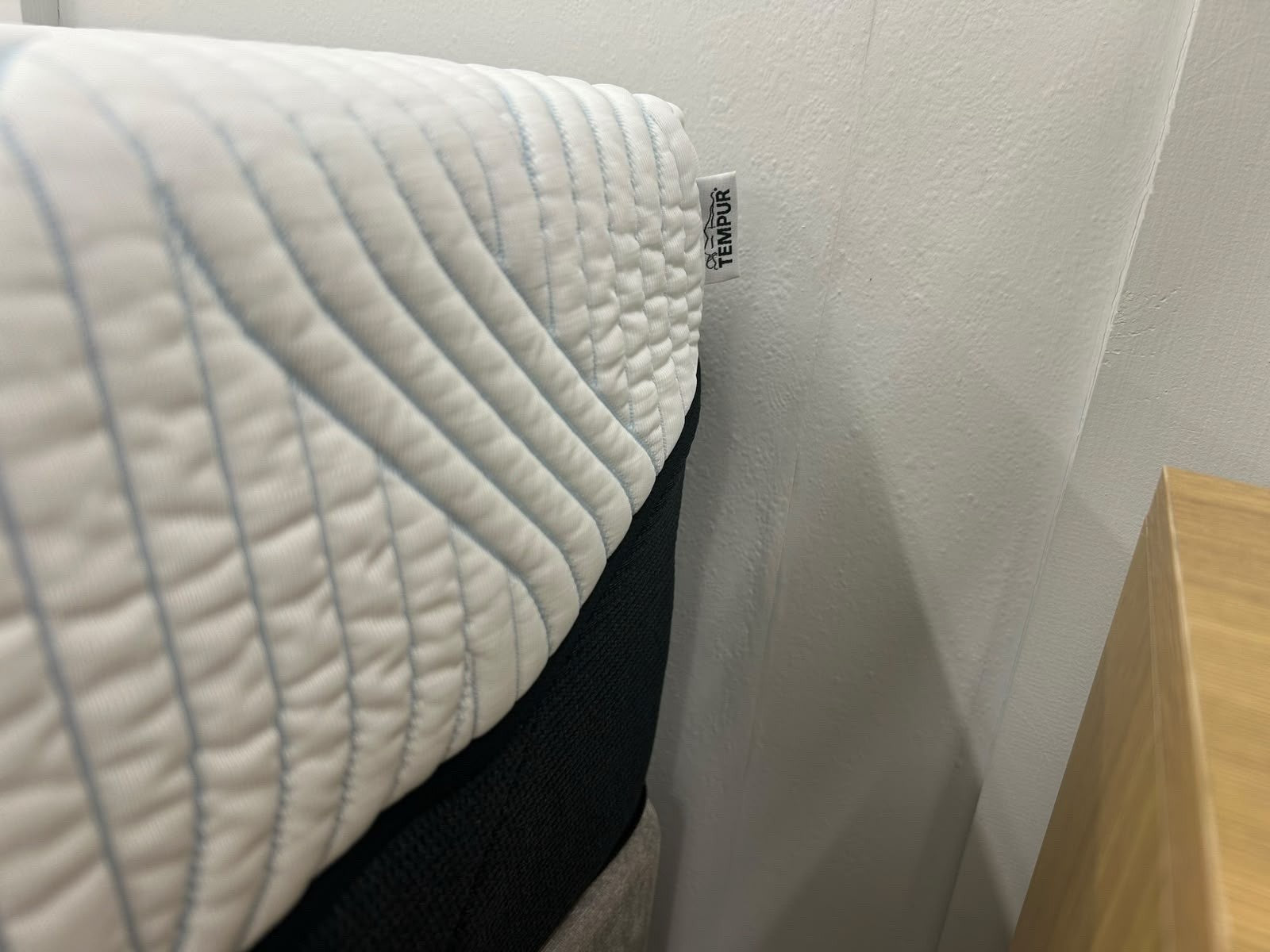 TEMPUR Pro Plus SmartCool Medium 4FT 6 Double Mattress RRP £2499 A
