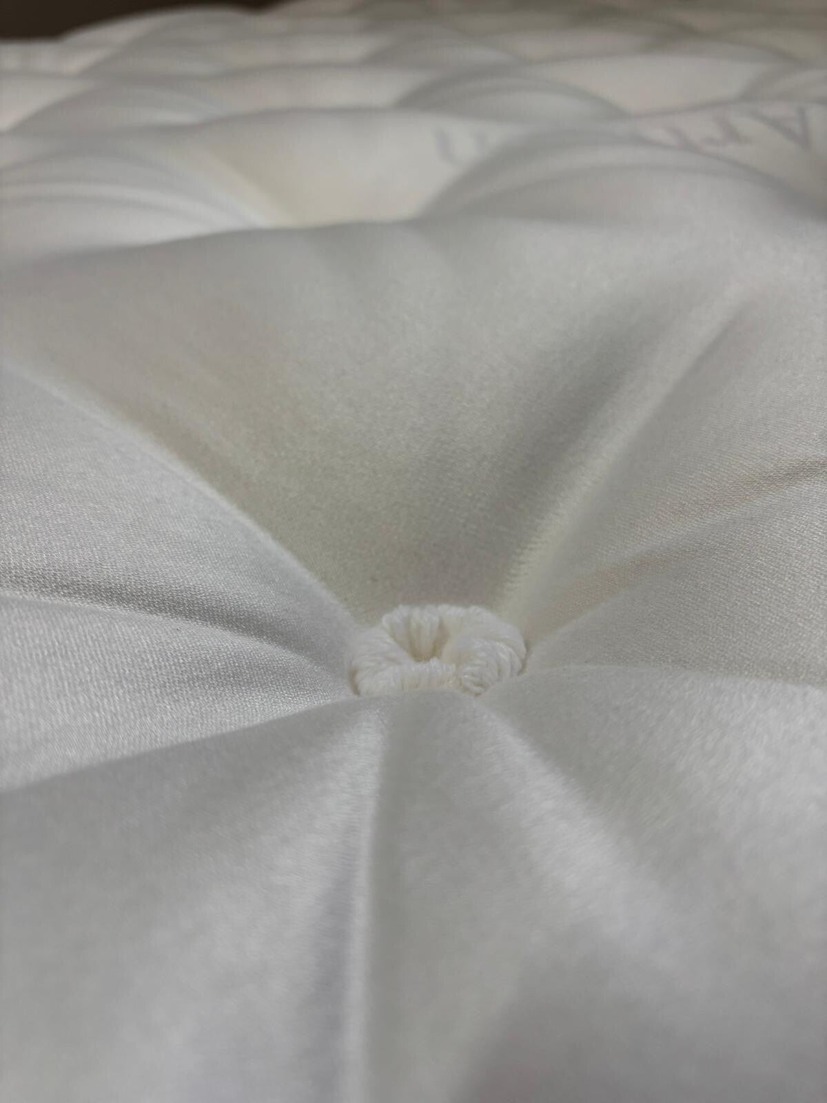 Staples and Co Artisan Indulgence Mattress 5FT Kingsize - RRP £1,799 Firm - Home Furniture Interiors