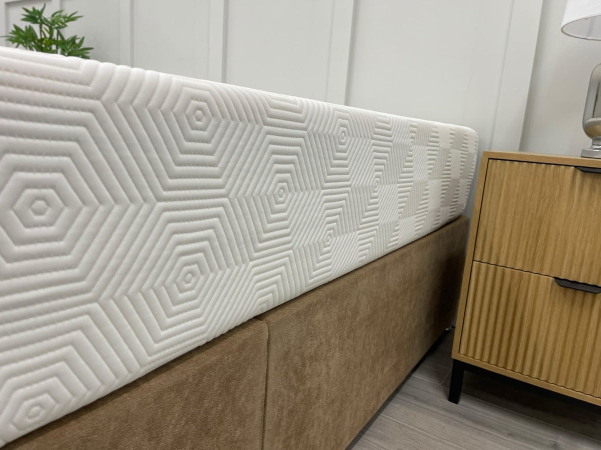 Tempur 22 Ease 4FT 6 Double Mattress, Medium Firm - RRP £1,298