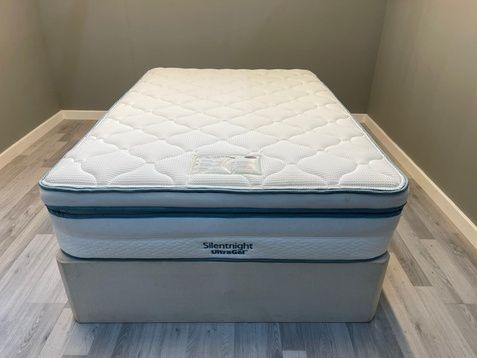 Silentnight 3000 Ultragel Cool To Touch Boxtop 5FT Kingsize Mattress RRP £1199 - Home Furniture Interiors