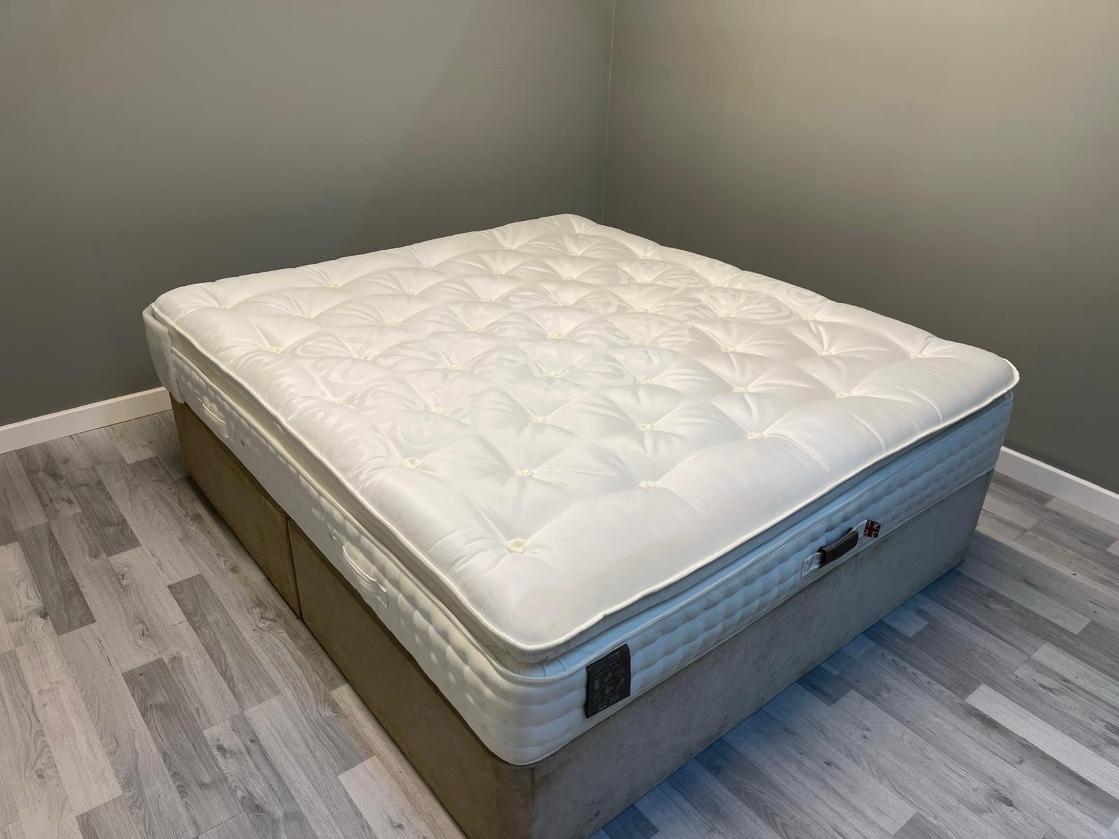 Staples and Co Artisan Opulence Mattress 6ft Superking - RRP £1899 Firm A - Home Furniture Interiors